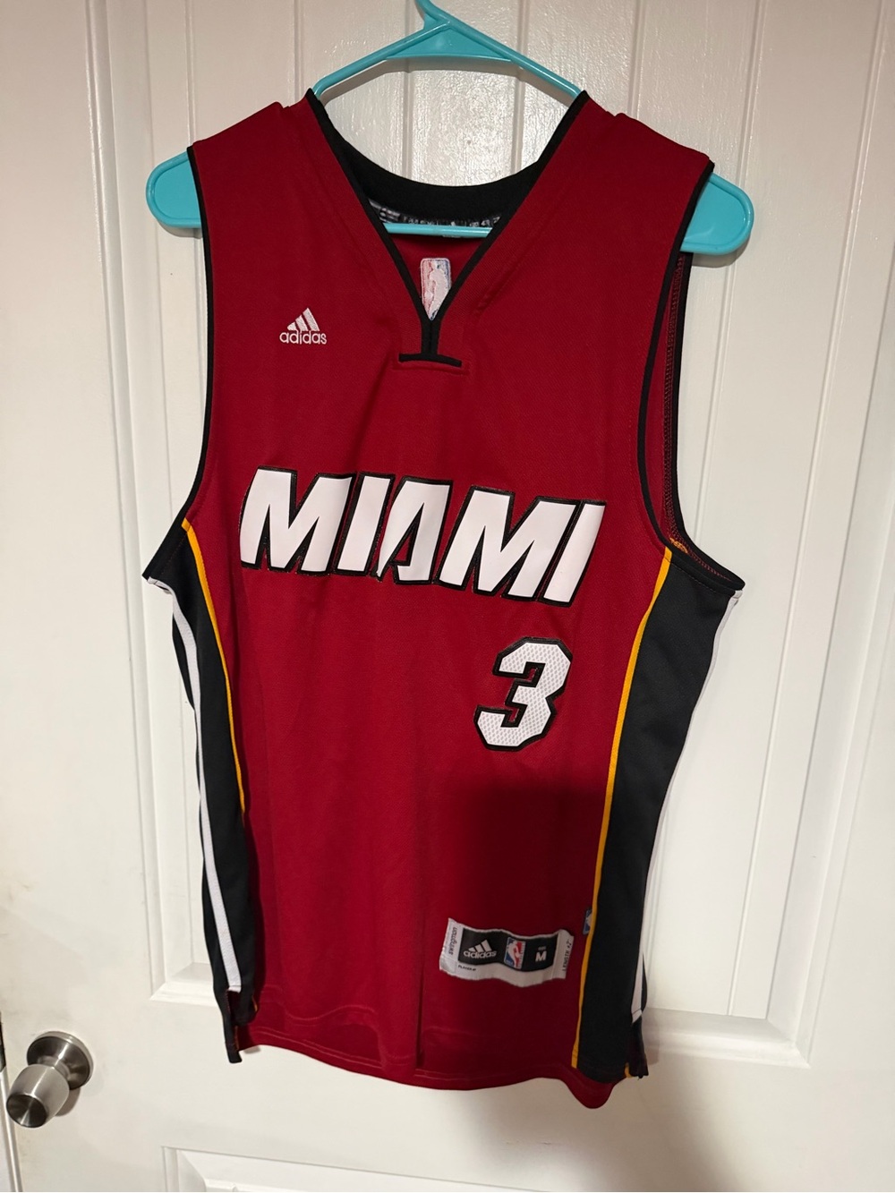 Dwayne Wade men's size medium Miami Heat jersey